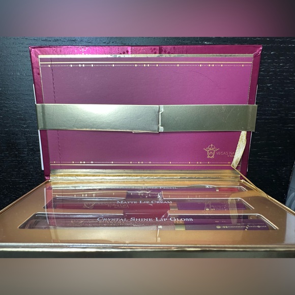 VEGAS NAY By L’amia 3 Piece Lip Set - Picture 2 of 3